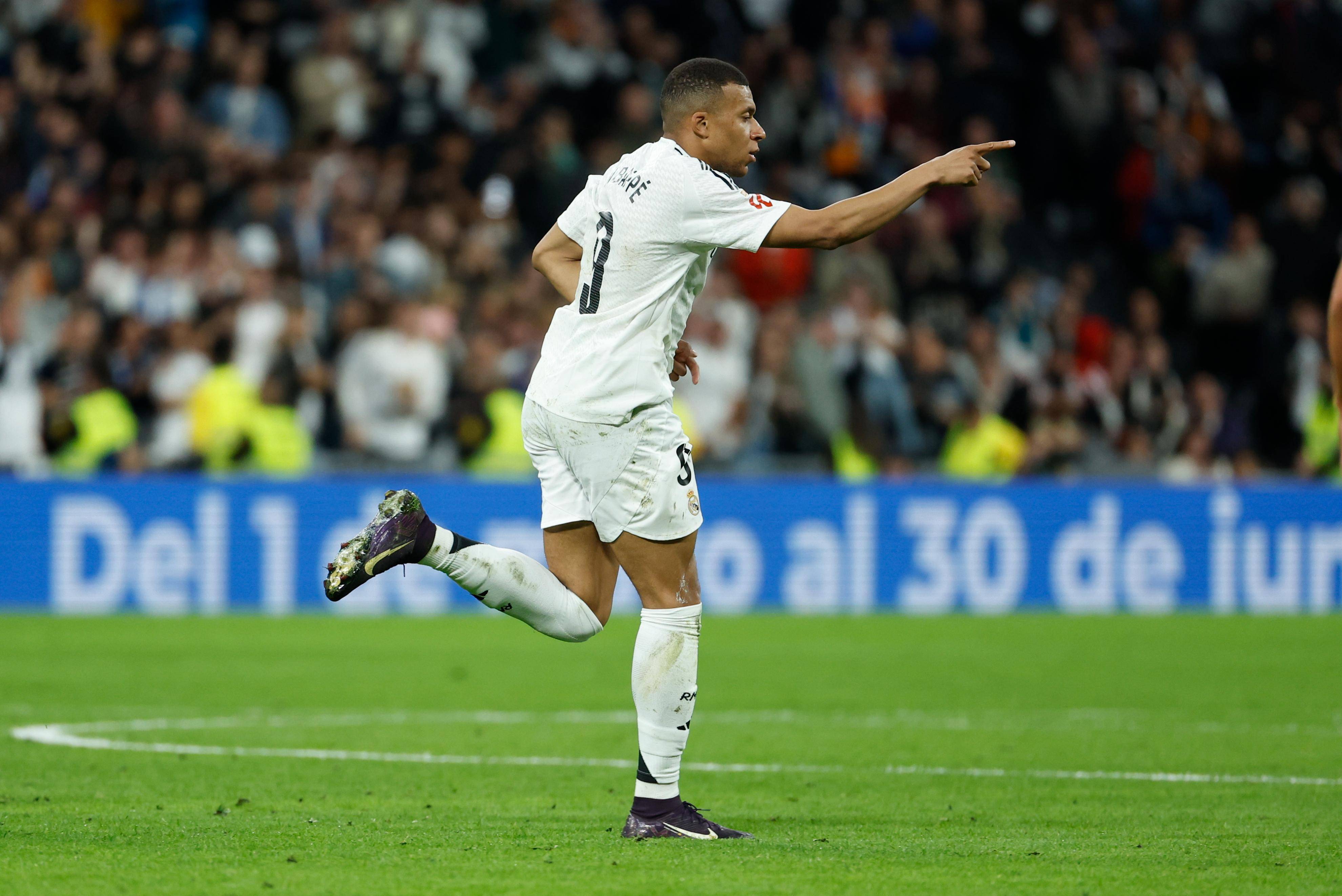 四大皆空后的刺激！皇马引援支出西甲第一，为扶正姆总开启大清洗